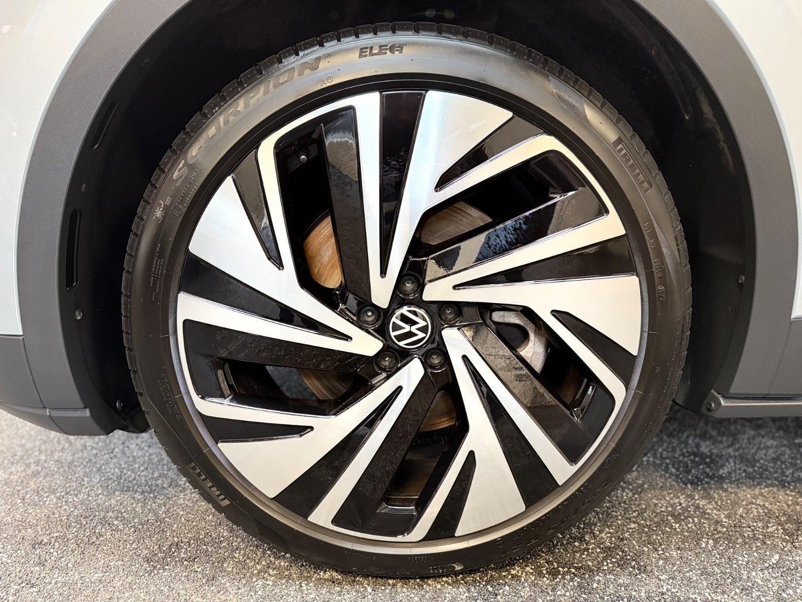 Sølv VW ID.4 fra 2023