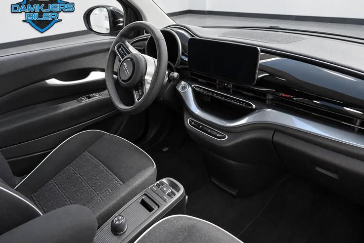 Grå Fiat 500e fra 2024