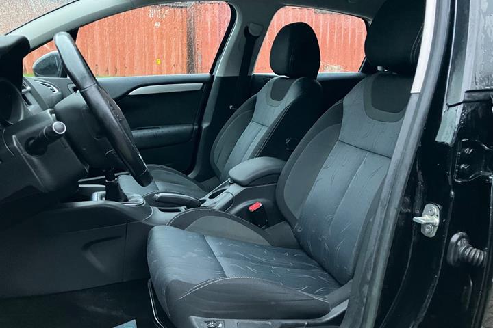 Sort Citroën C4 fra 2014