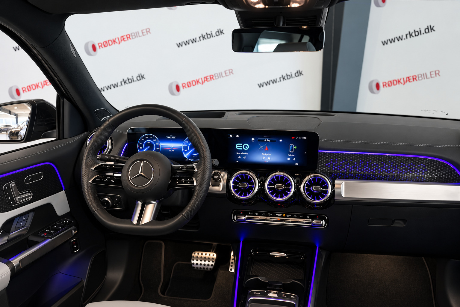 Grå Mercedes EQB250+ fra 2025