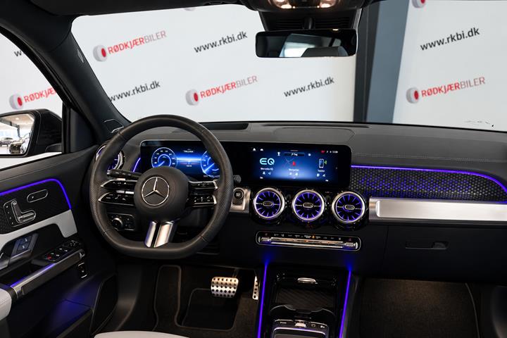 Grå Mercedes EQB250+ fra 2025