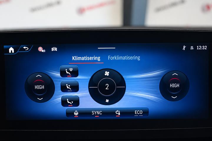 Grå Mercedes EQB250+ fra 2025