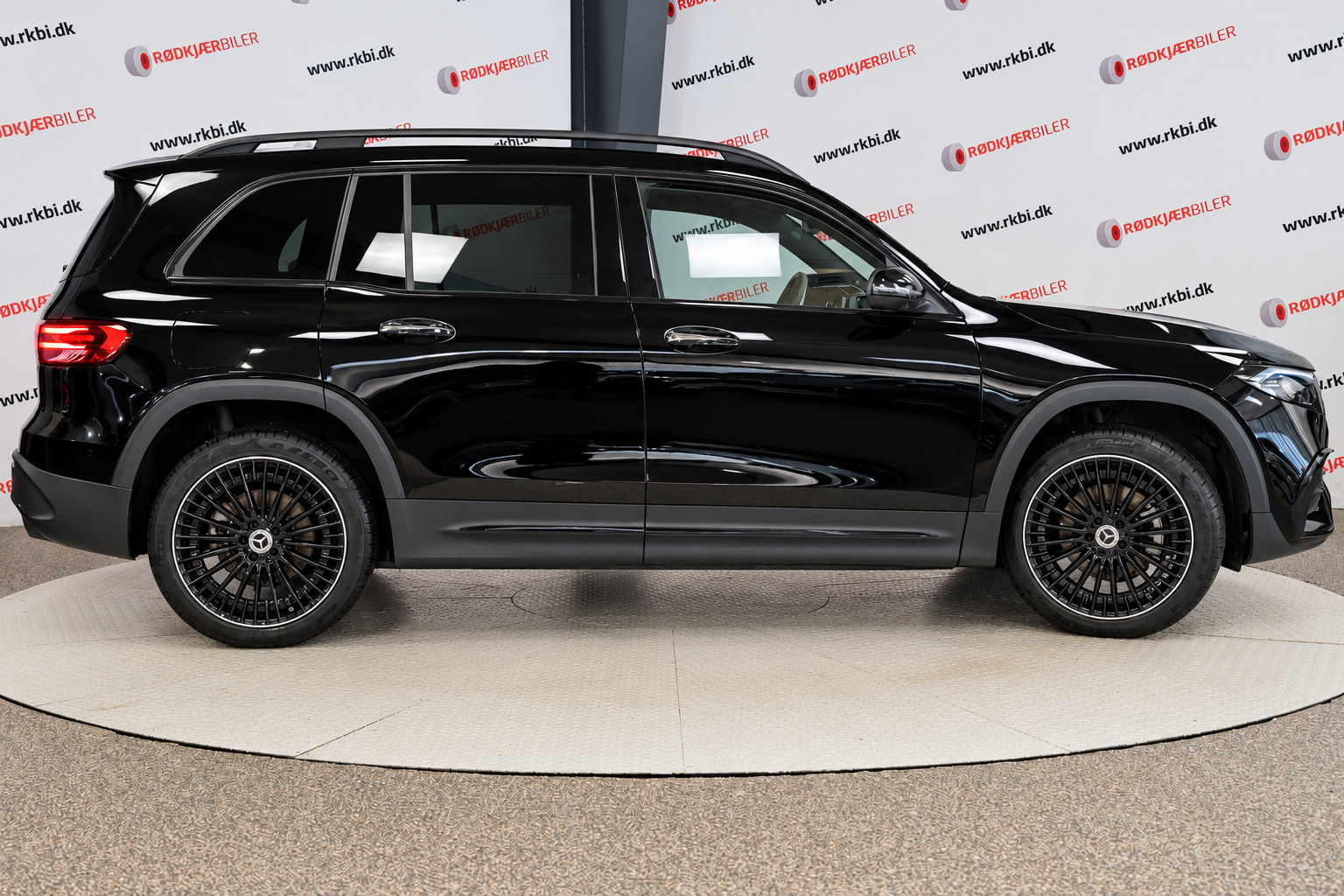 Sort Mercedes EQB250+ fra 2025