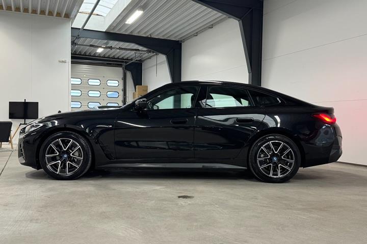 Sort BMW i4 fra 2022