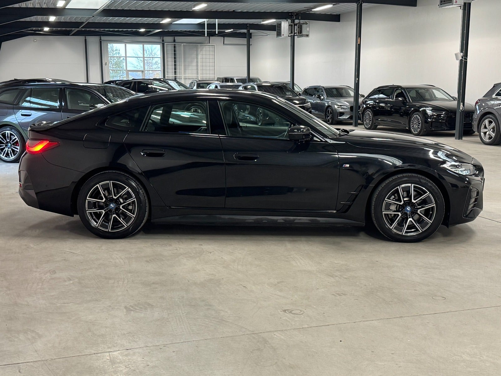 Sort BMW i4 fra 2022