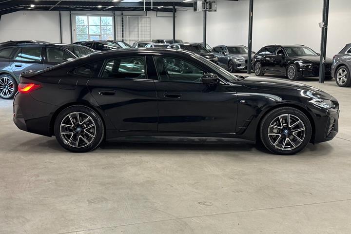 Sort BMW i4 fra 2022