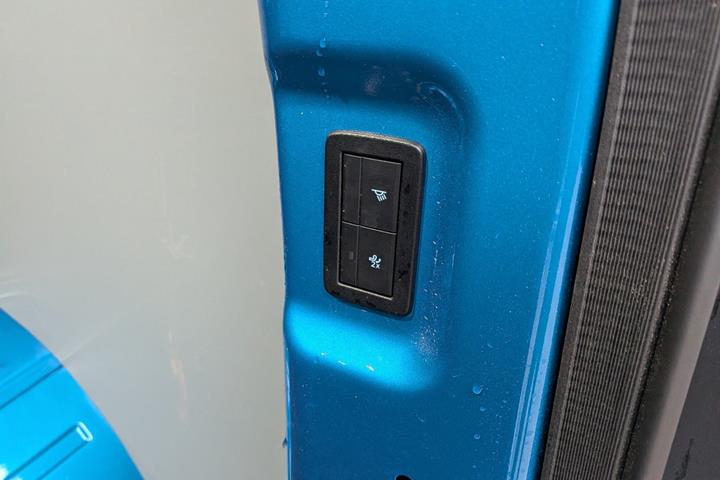 Blå Ford Transit Custom 300 L2 fra 2024