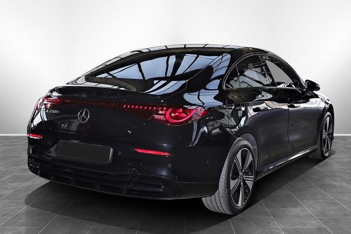 Sort Mercedes CLA250+ fra 2026