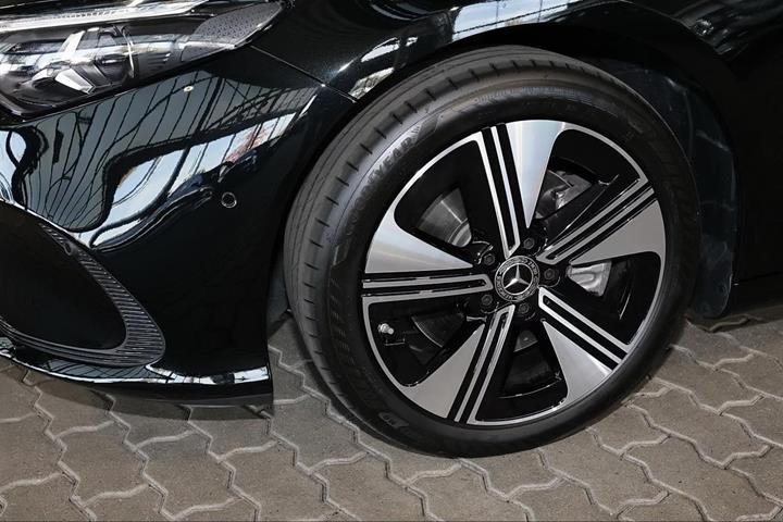 Sort Mercedes CLA250+ fra 2026