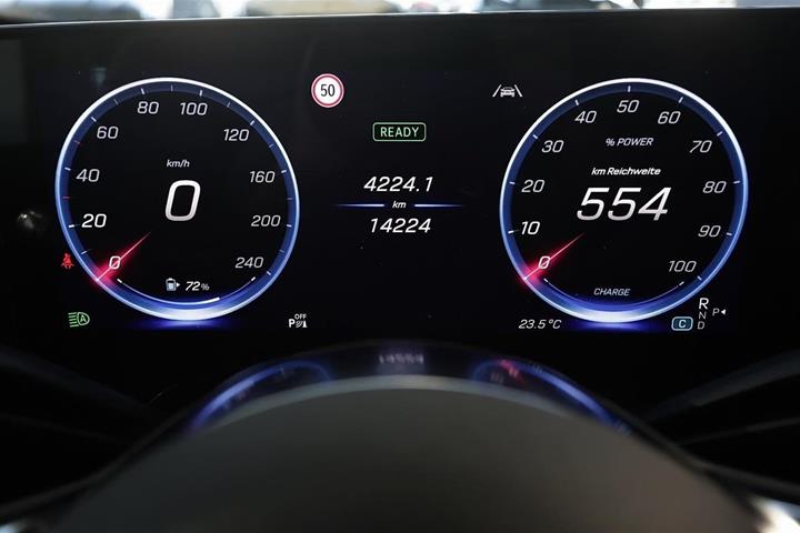 Sort Mercedes CLA250+ fra 2026