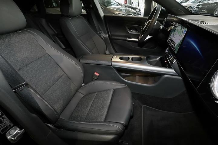Sort Mercedes CLA250+ fra 2026