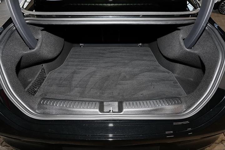 Sort Mercedes CLA250+ fra 2026