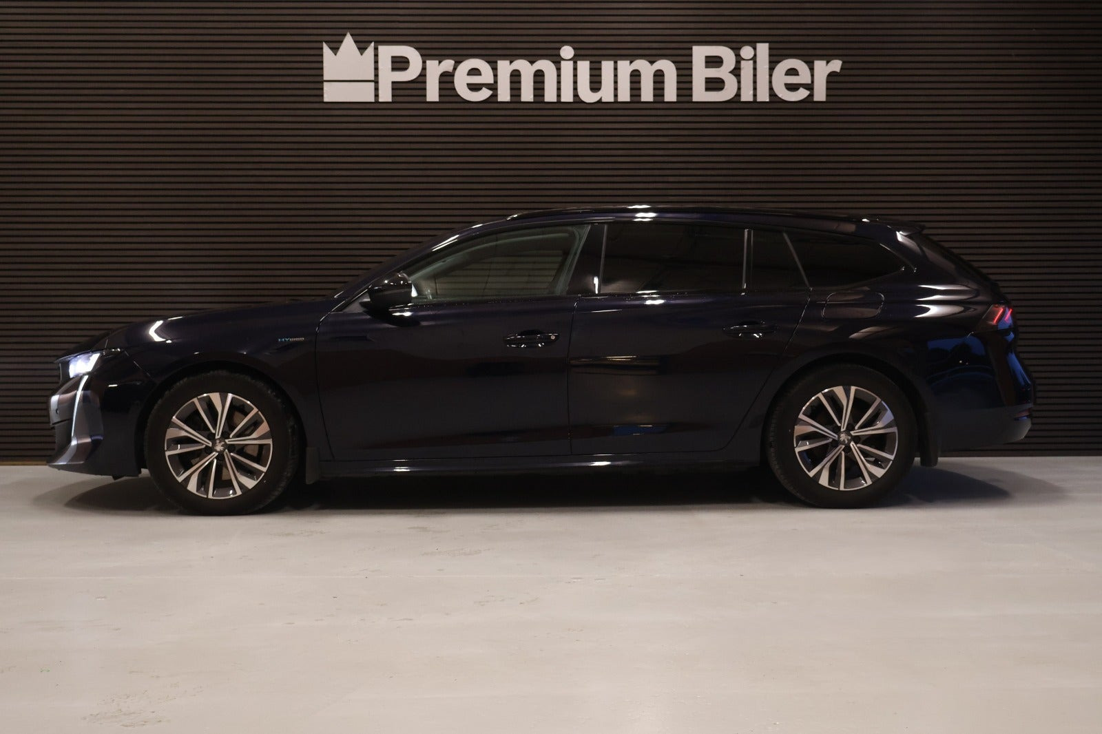 Blå Peugeot 508 fra 2022