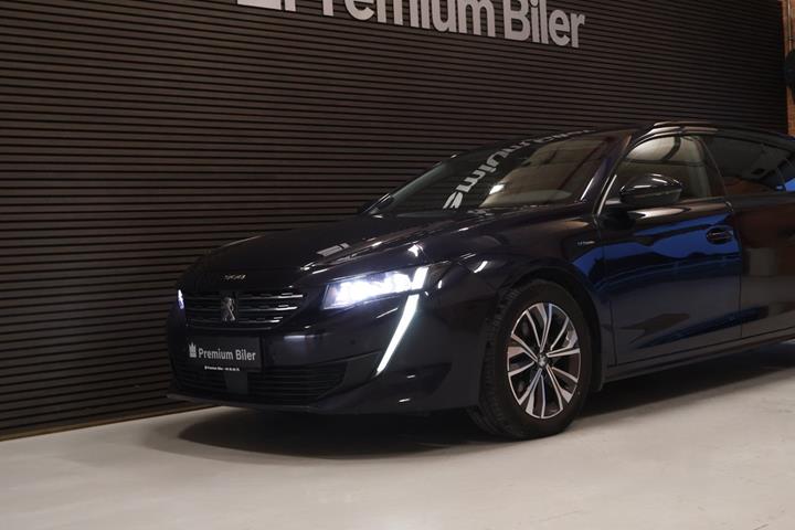 Blå Peugeot 508 fra 2022