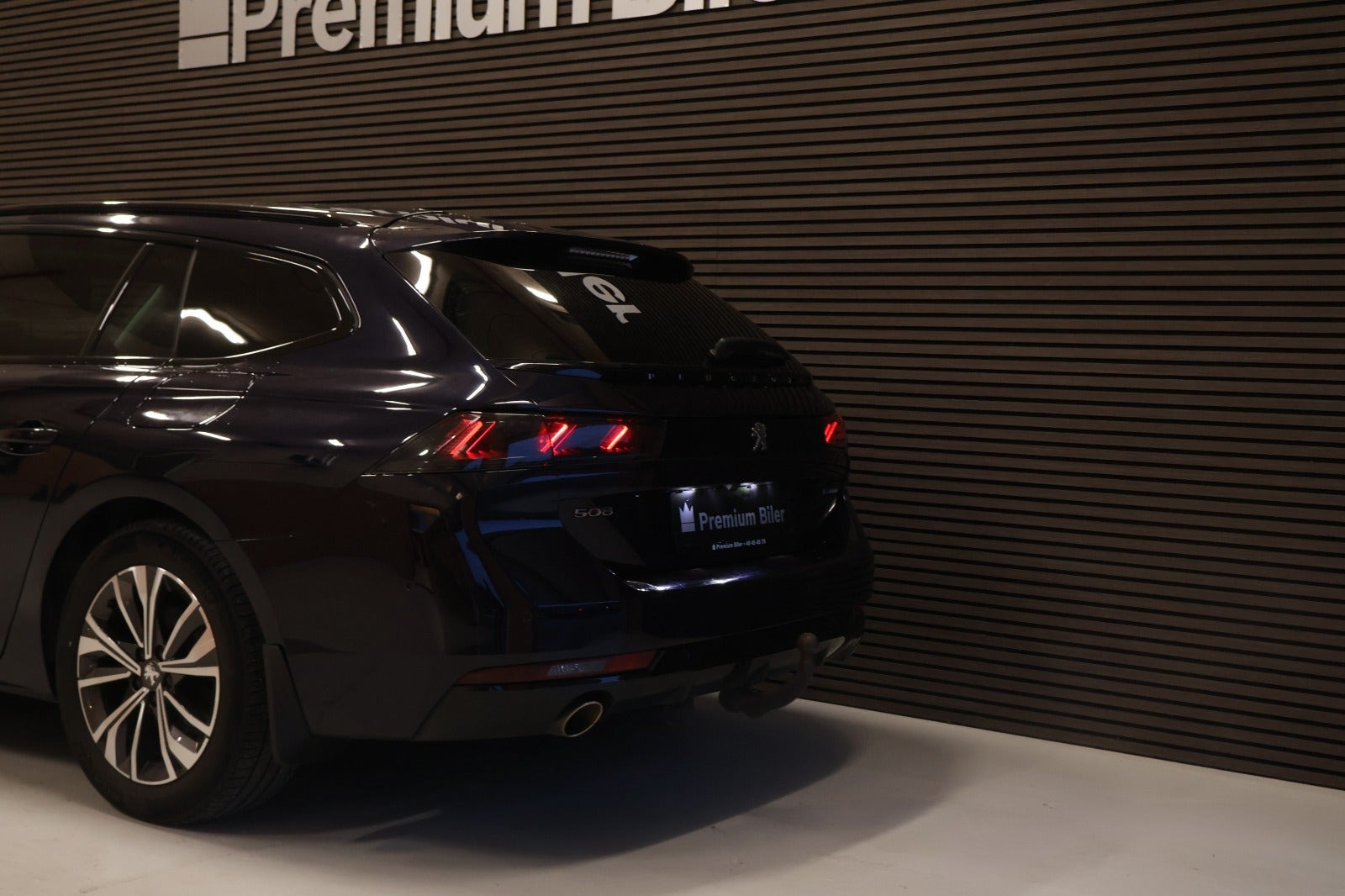 Blå Peugeot 508 fra 2022