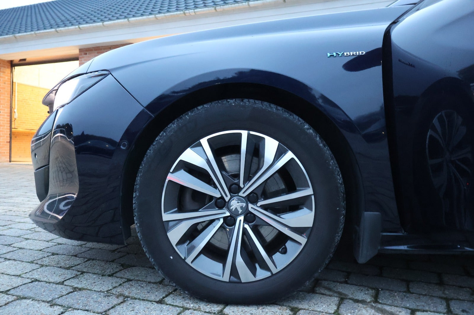 Blå Peugeot 508 fra 2022