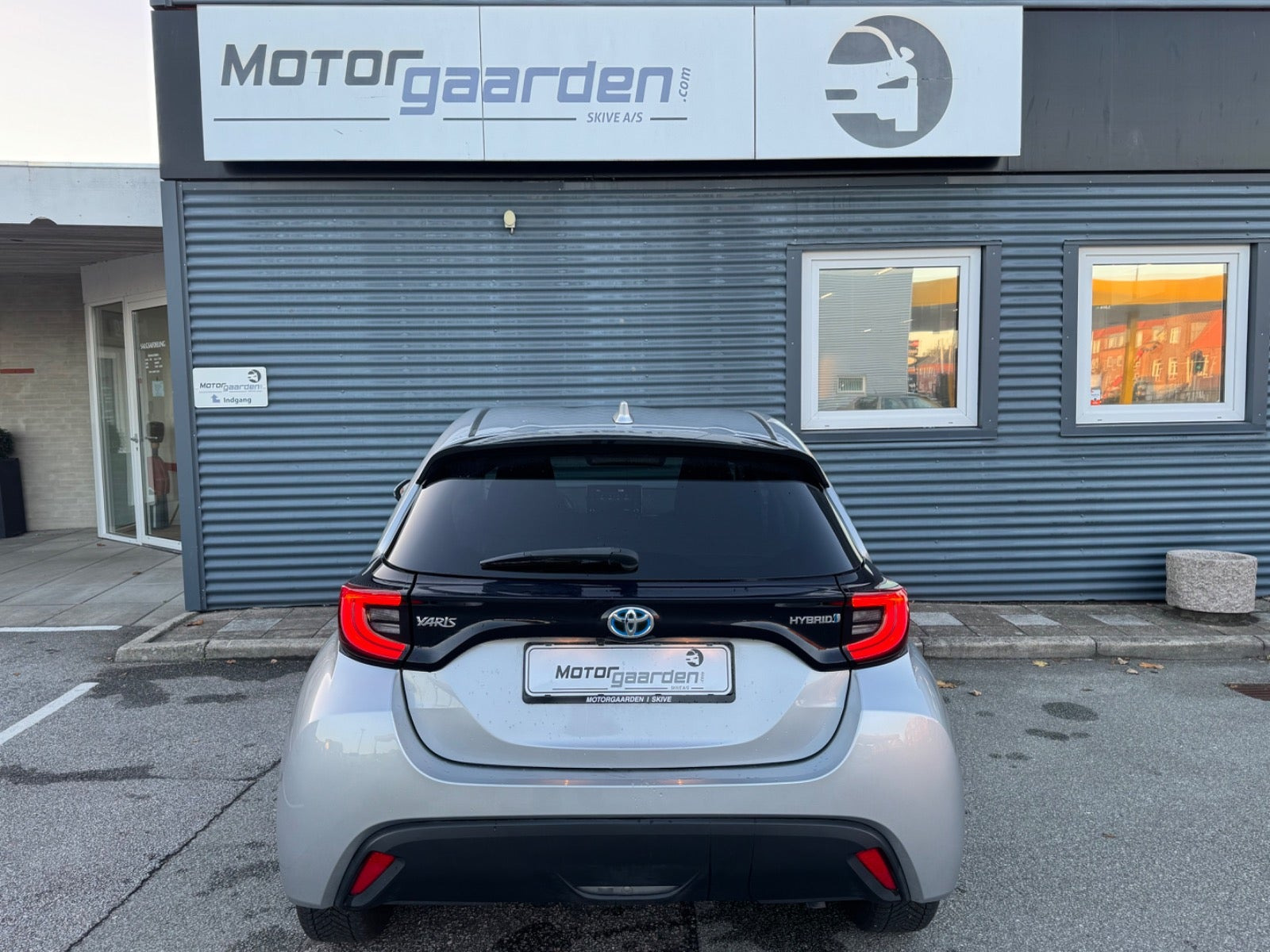 Sølv Toyota Yaris fra 2022
