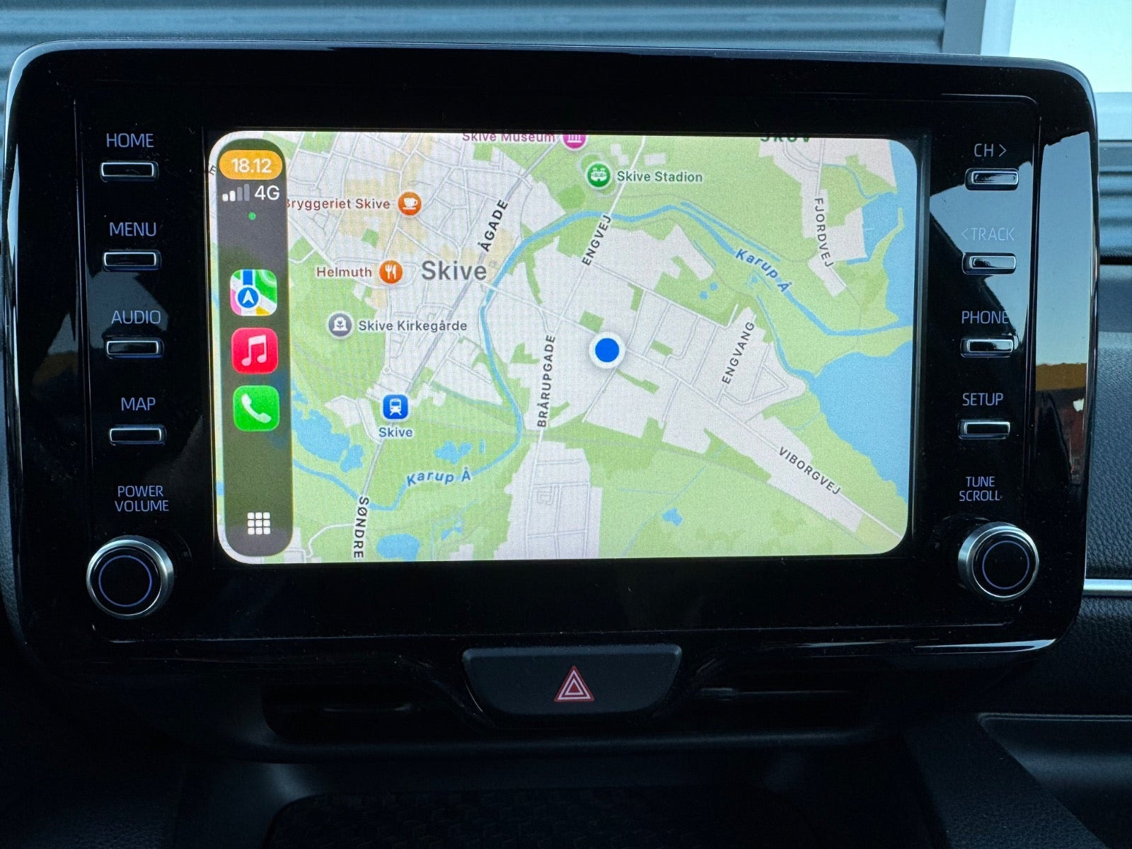 Sølv Toyota Yaris fra 2022