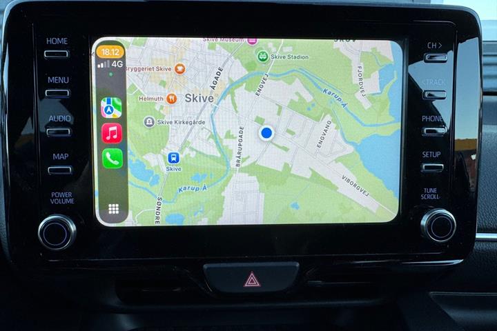 Sølv Toyota Yaris fra 2022