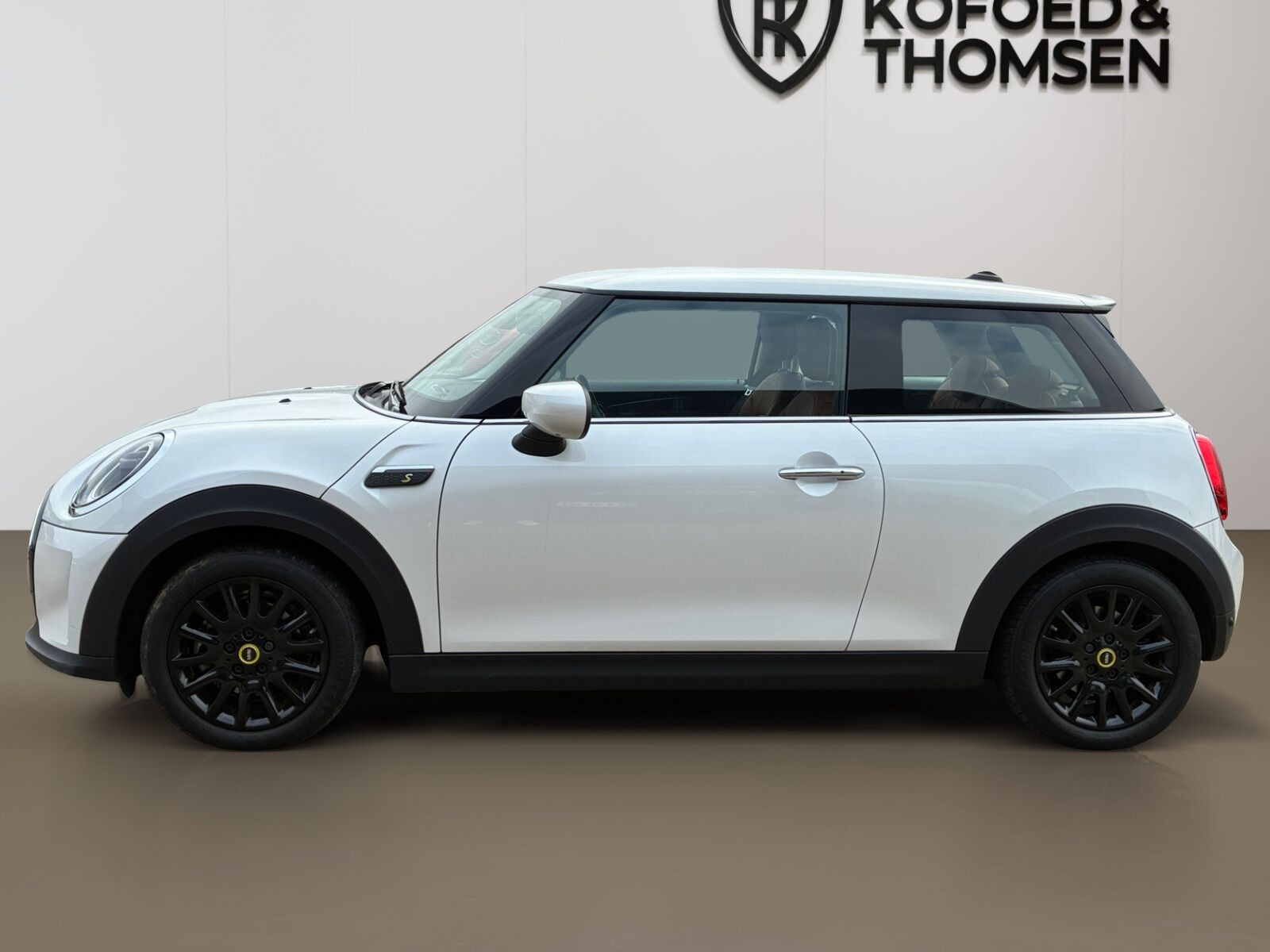 Hvid Mini Cooper fra 2023