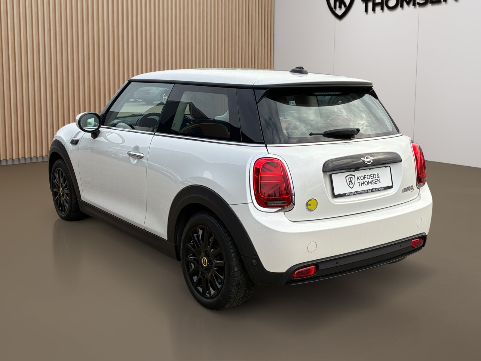 Hvid Mini Cooper fra 2023