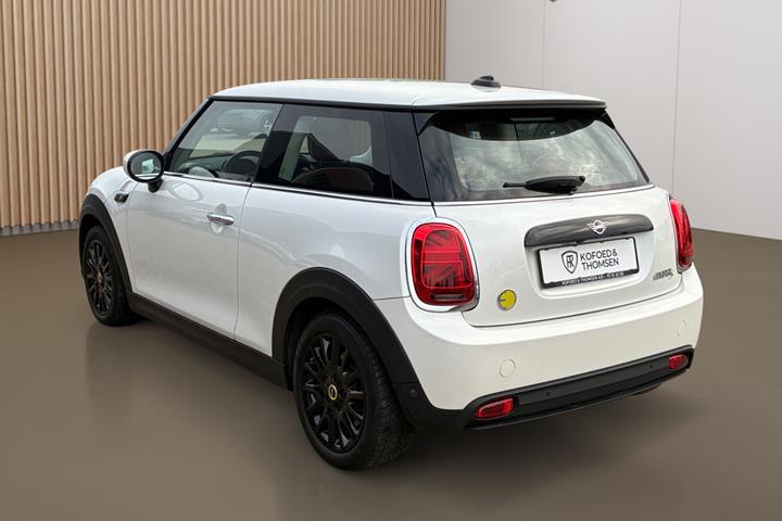 Hvid Mini Cooper fra 2023