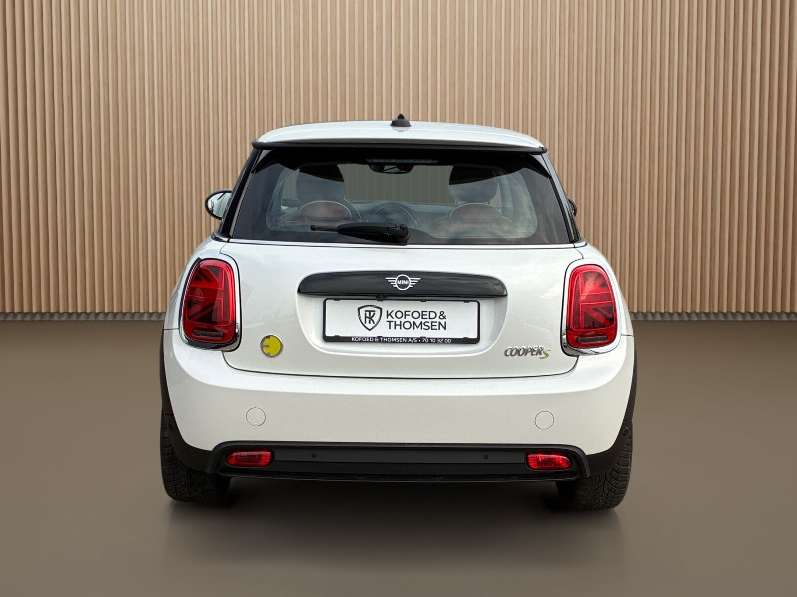 Hvid Mini Cooper fra 2023