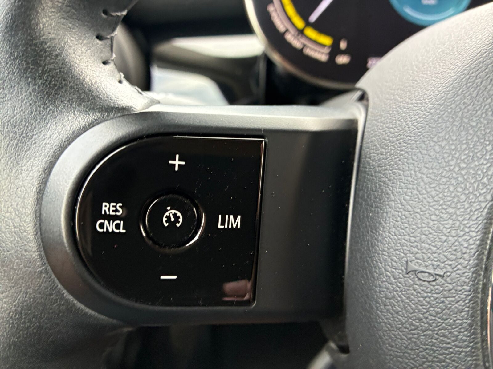 Hvid Mini Cooper fra 2023
