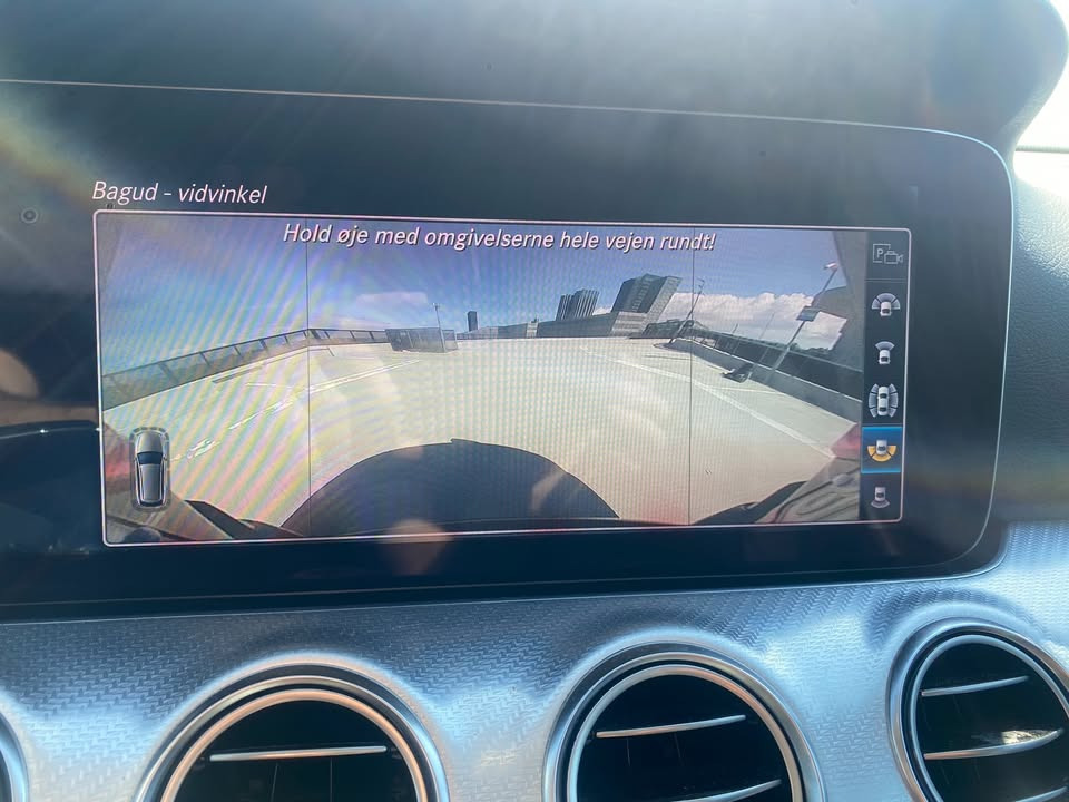 Sort Mercedes E300 de fra 2019