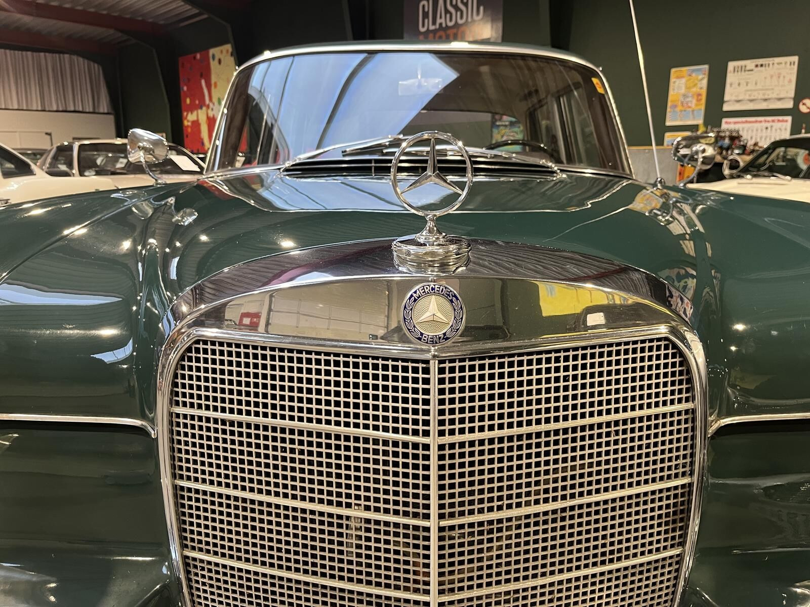 Grøn Mercedes 220 fra 1960