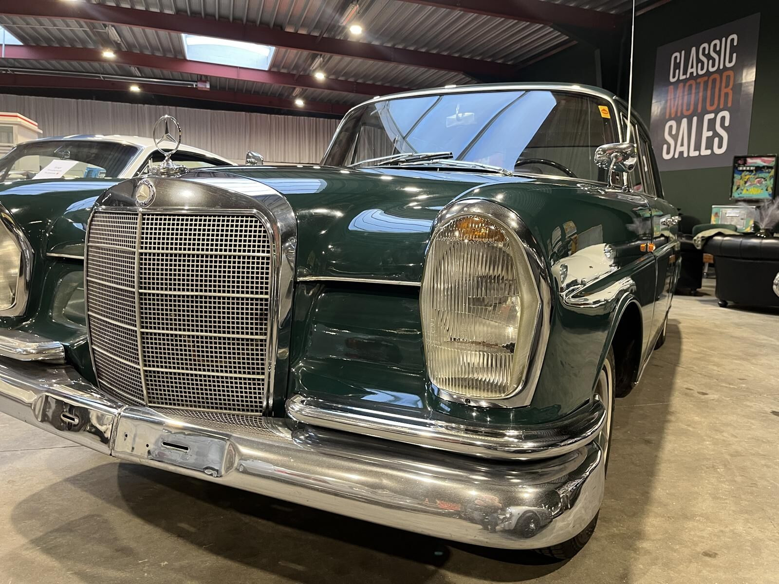Grøn Mercedes 220 fra 1960
