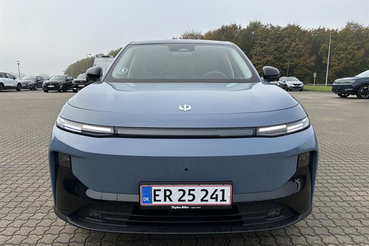 Blå Leapmotor B10 fra 2026