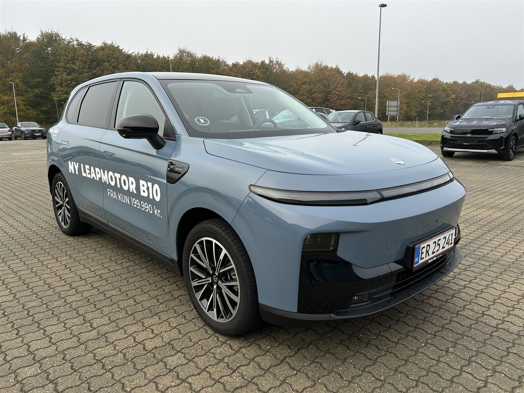 Blå Leapmotor B10 fra 2026