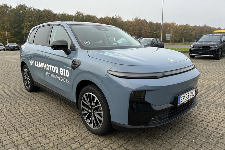 Blå Leapmotor B10 fra 2026