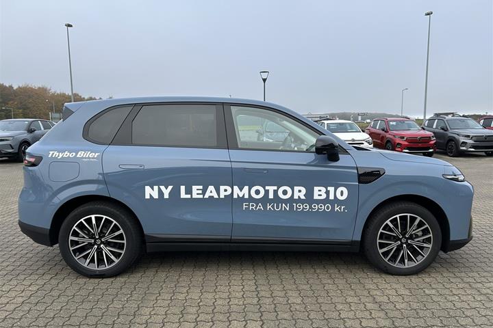Blå Leapmotor B10 fra 2026