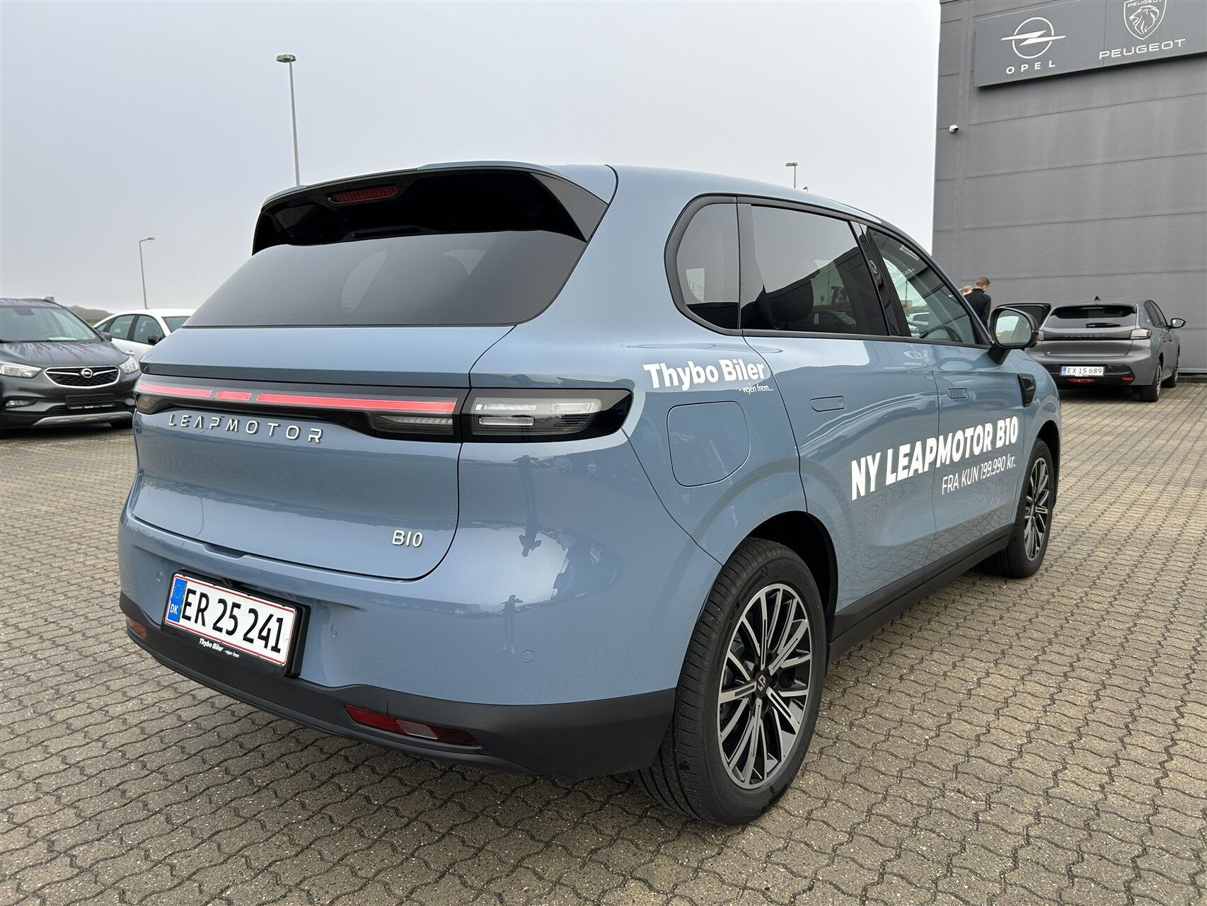 Blå Leapmotor B10 fra 2026