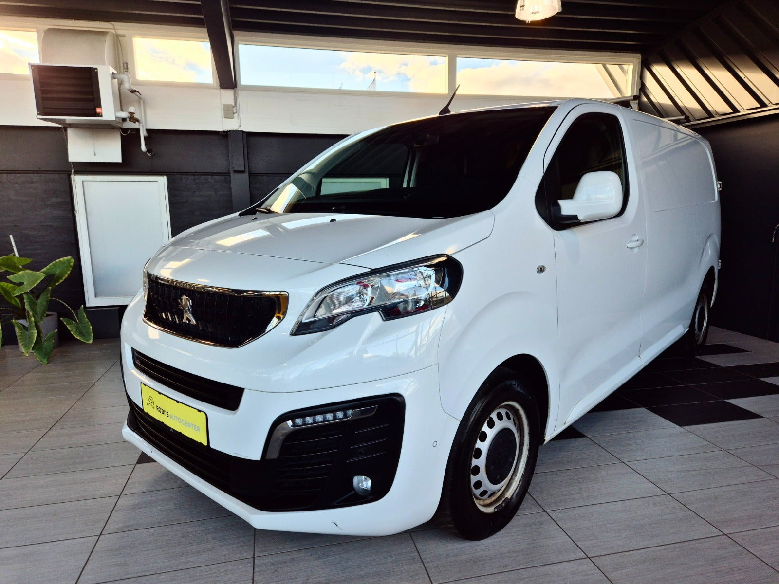 Peugeot Expert 2,0 BlueHDi 122 L2 Premium Van