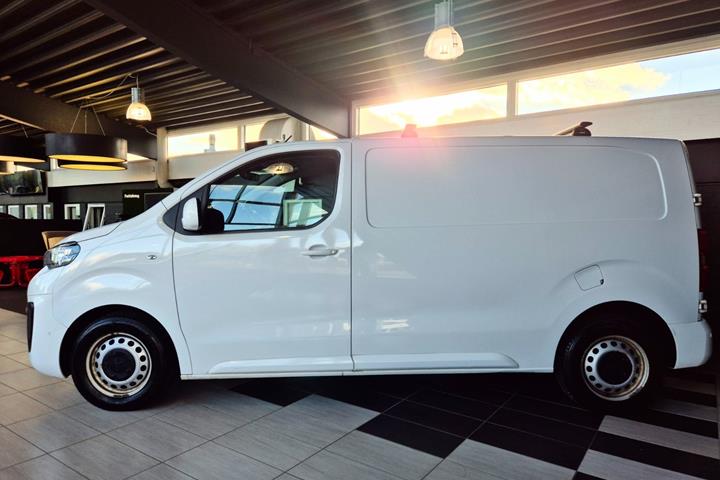 Hvid Peugeot Expert fra 2020