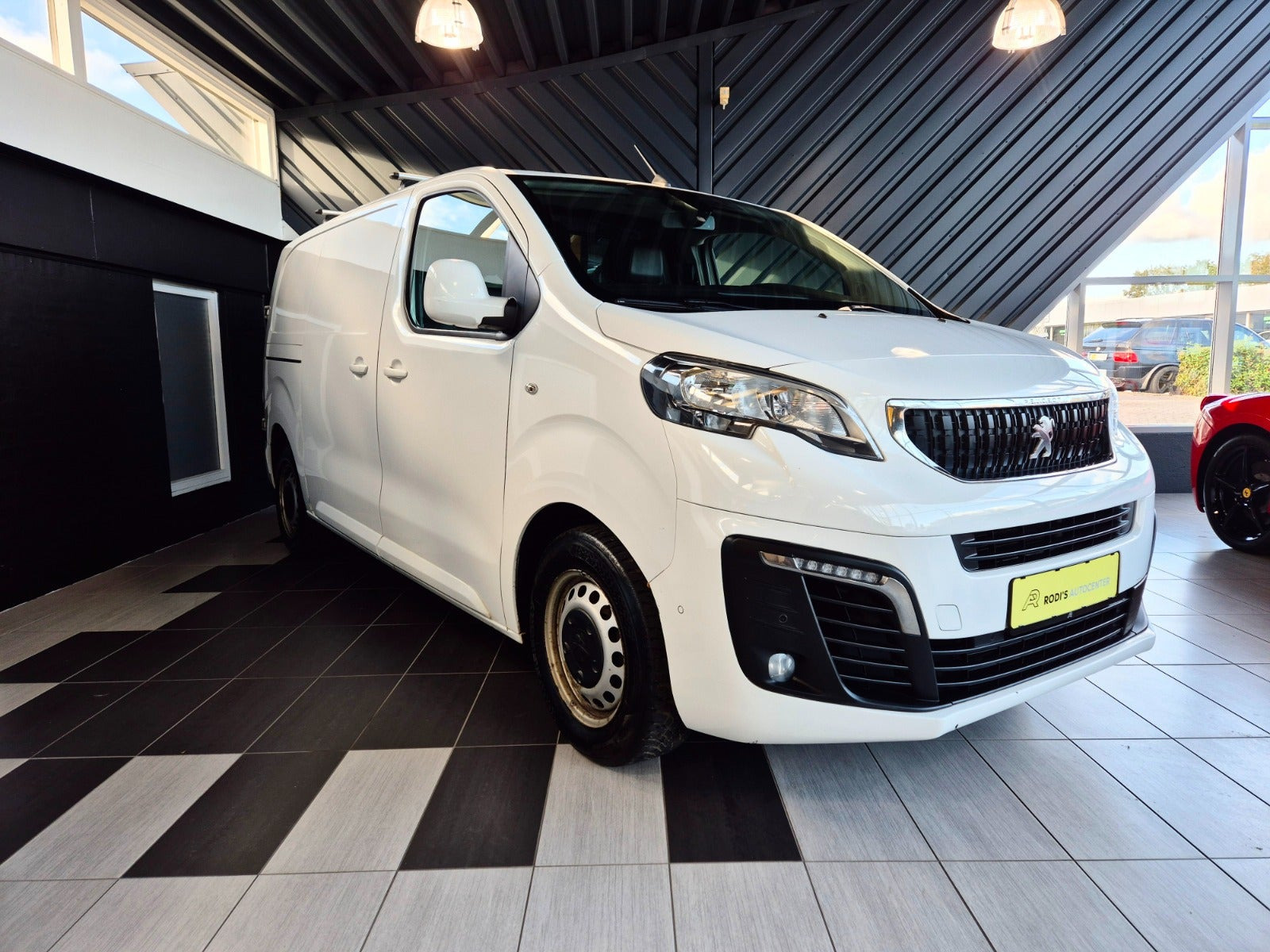 Hvid Peugeot Expert fra 2020