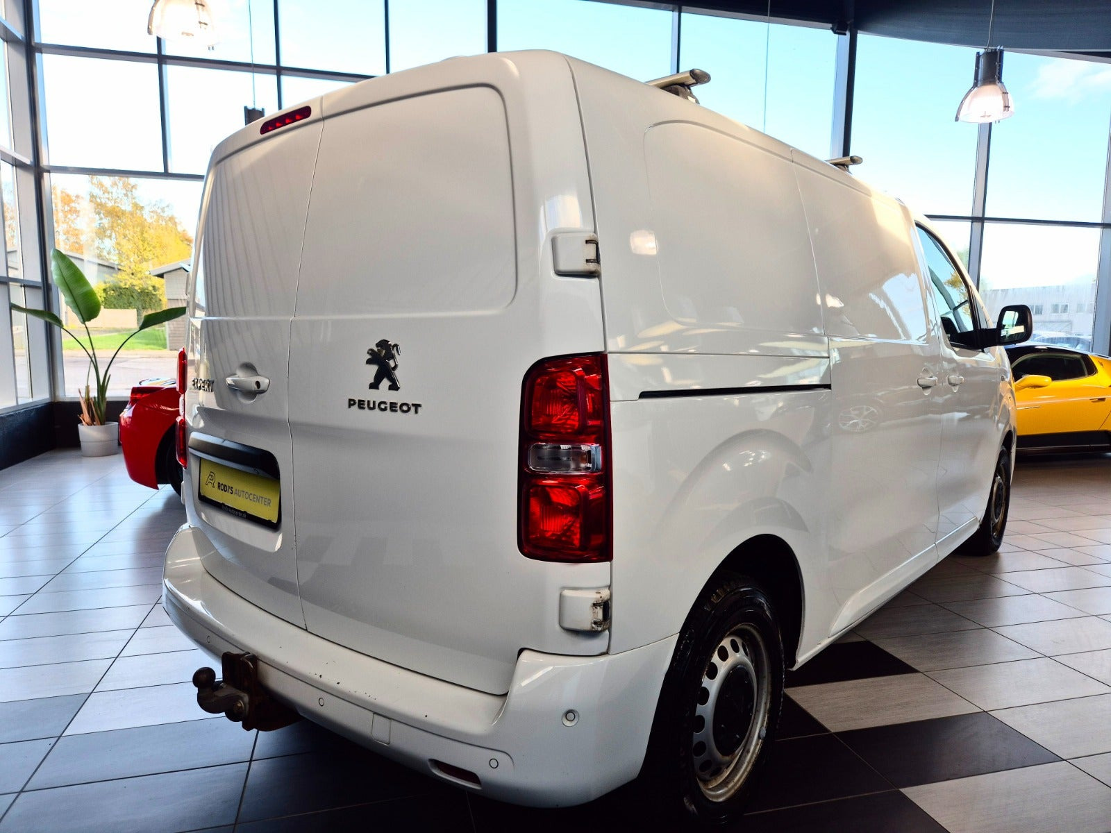 Hvid Peugeot Expert fra 2020