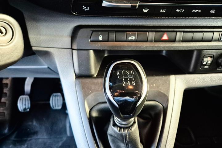 Hvid Peugeot Expert fra 2020