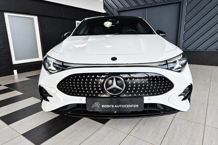 Hvid Mercedes CLA250+ fra 2025