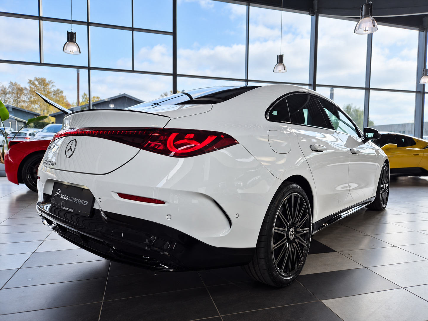 Hvid Mercedes CLA250+ fra 2025