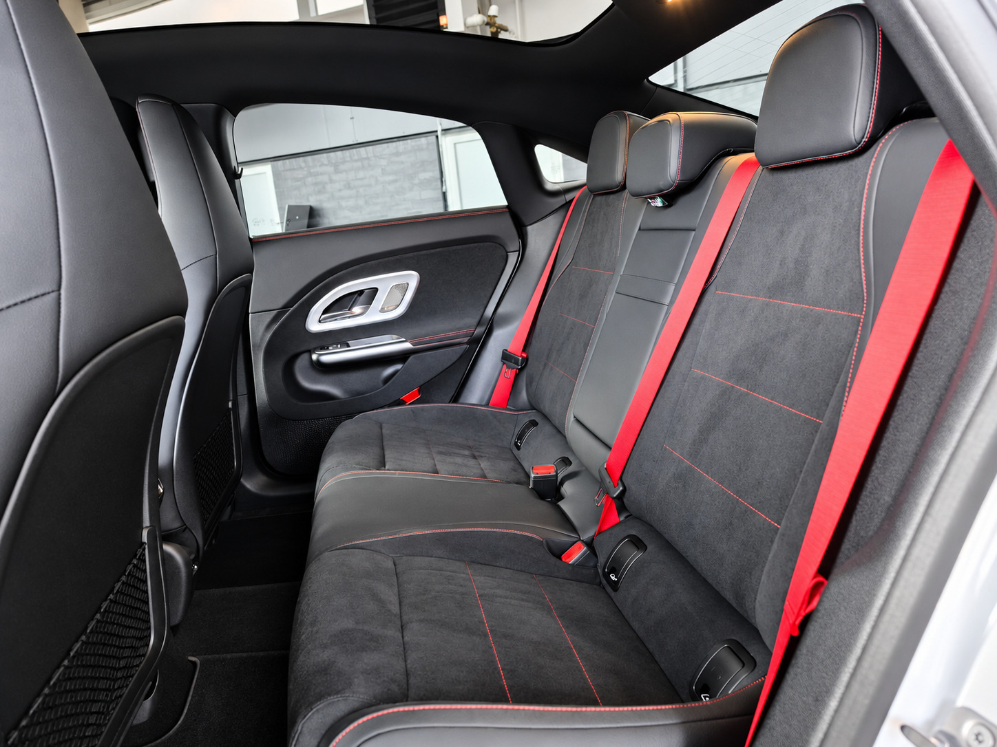 Hvid Mercedes CLA250+ fra 2025