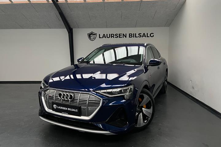 Blå Audi e-tron fra 2021