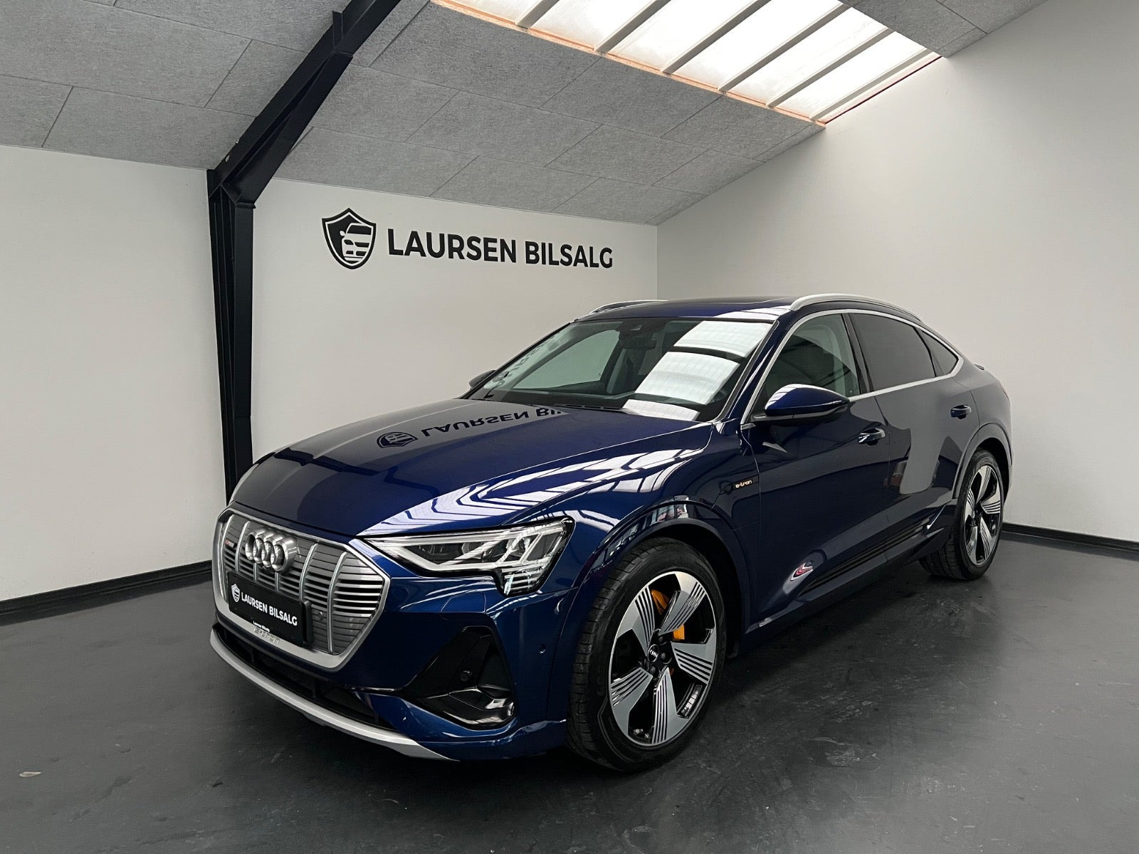 Blå Audi e-tron fra 2021