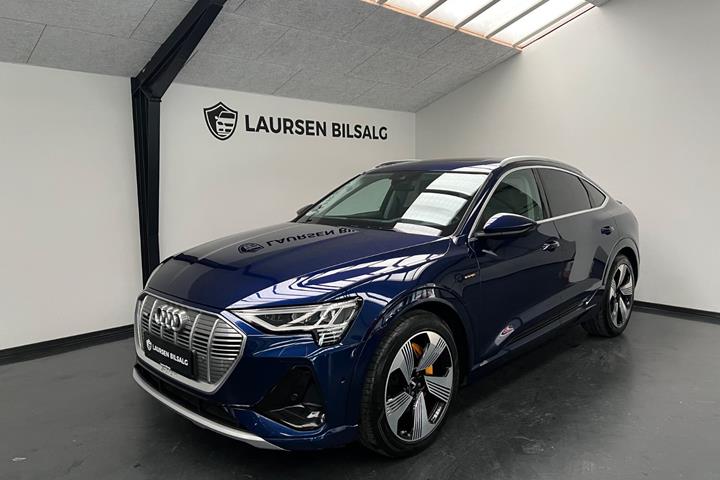 Blå Audi e-tron fra 2021