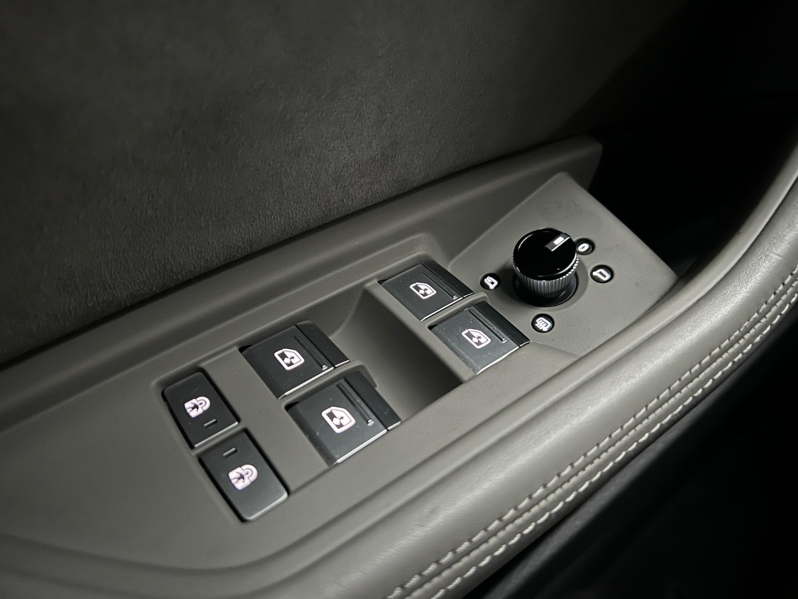 Blå Audi e-tron fra 2021