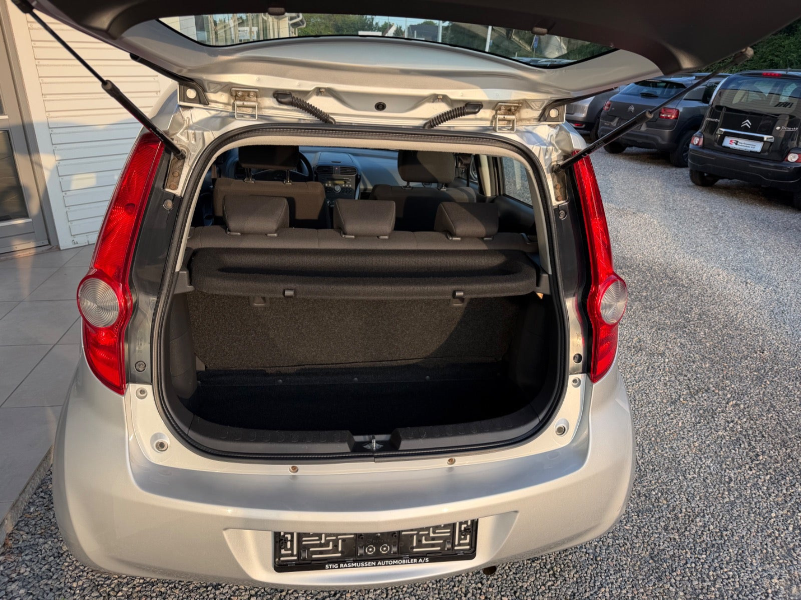 Sølv Opel Agila fra 2010