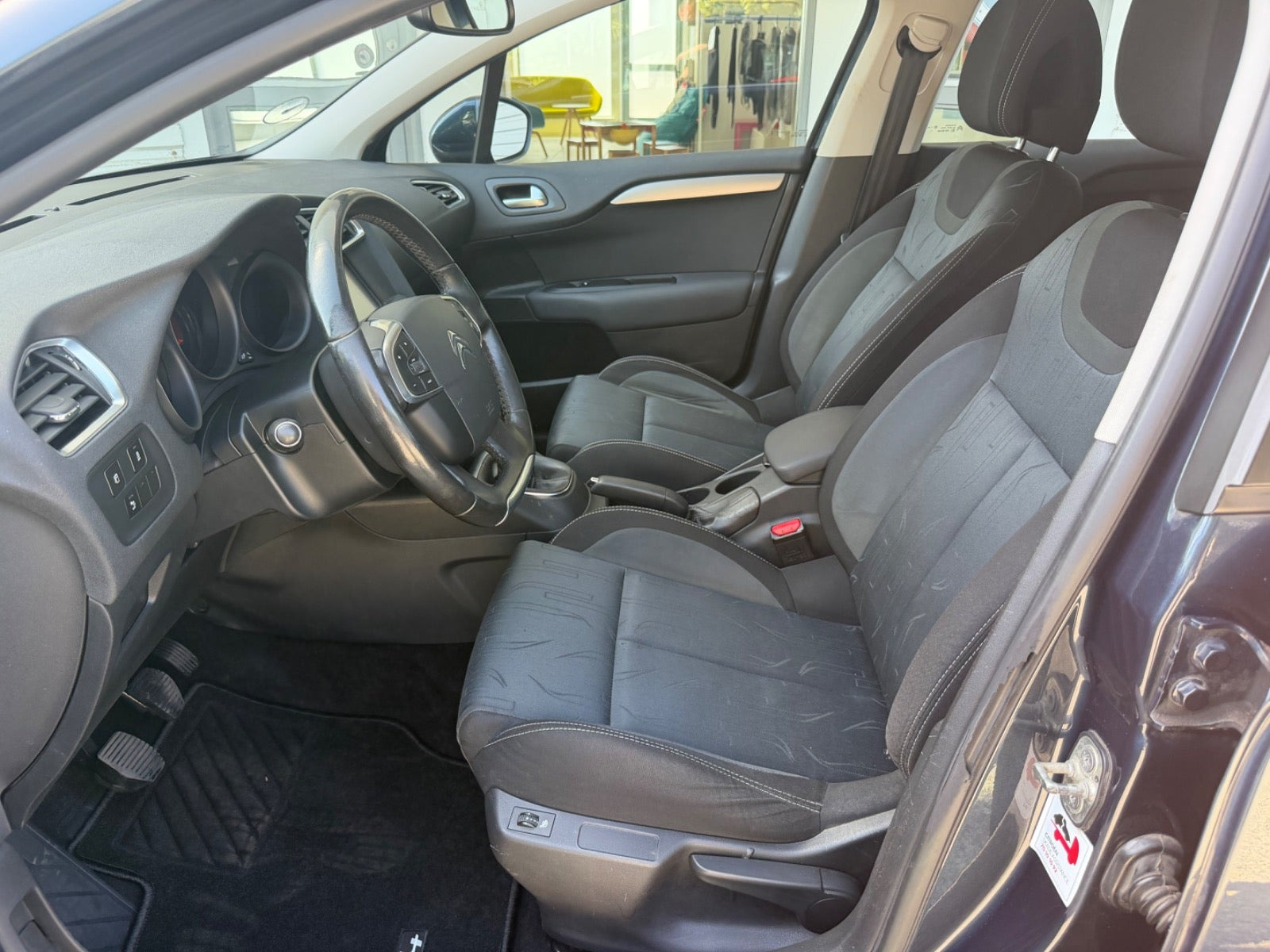 Blå Citroën C4 fra 2014